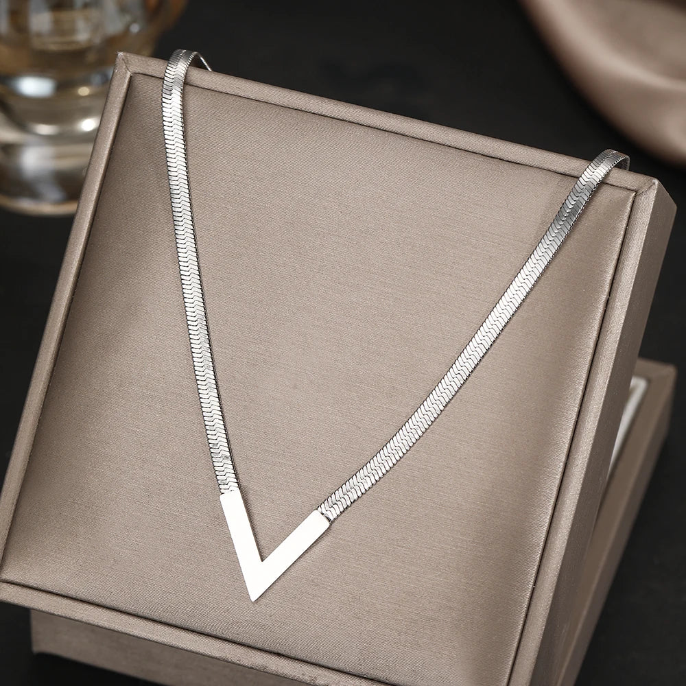 Vera Bold Choker